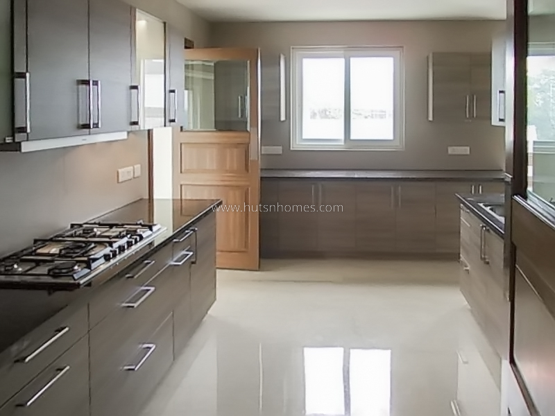 4 BHK Flat For Rent in Shanti Niketan