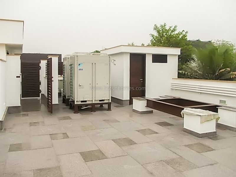 4 BHK Flat For Rent in Shanti Niketan