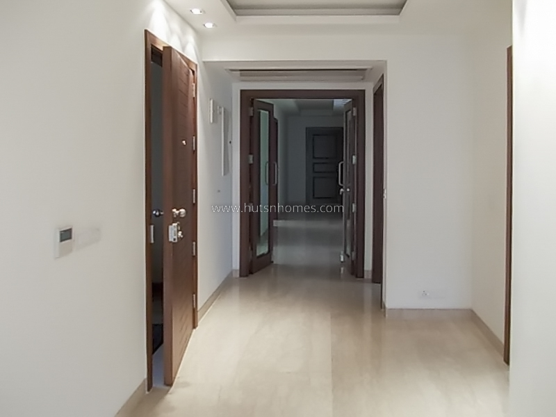4 BHK Flat For Rent in Shanti Niketan