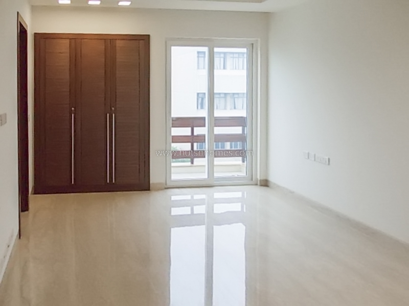 4 BHK Flat For Rent in Shanti Niketan
