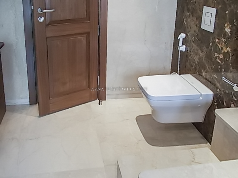 4 BHK Flat For Rent in Shanti Niketan