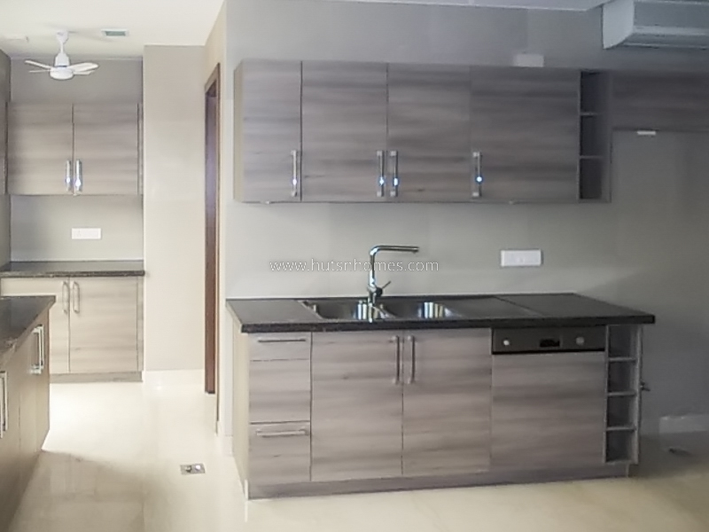 4 BHK Flat For Rent in Shanti Niketan