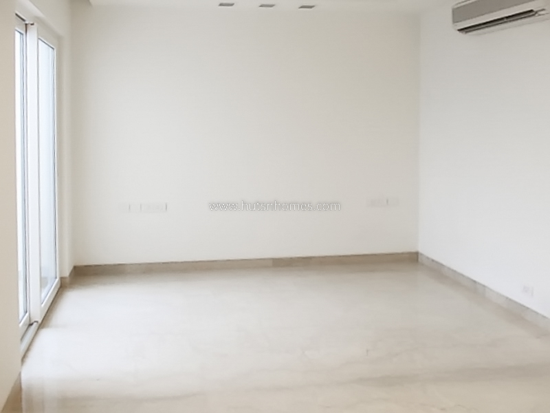 4 BHK Flat For Rent in Shanti Niketan