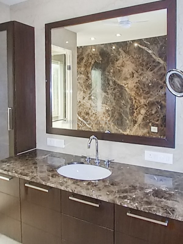 4 BHK Flat For Rent in Shanti Niketan