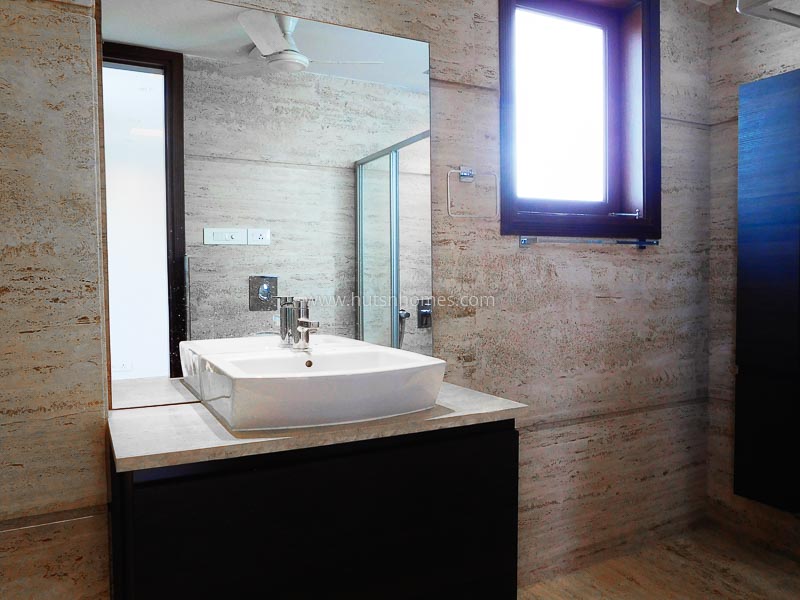 4 BHK Flat For Rent in Shanti Niketan