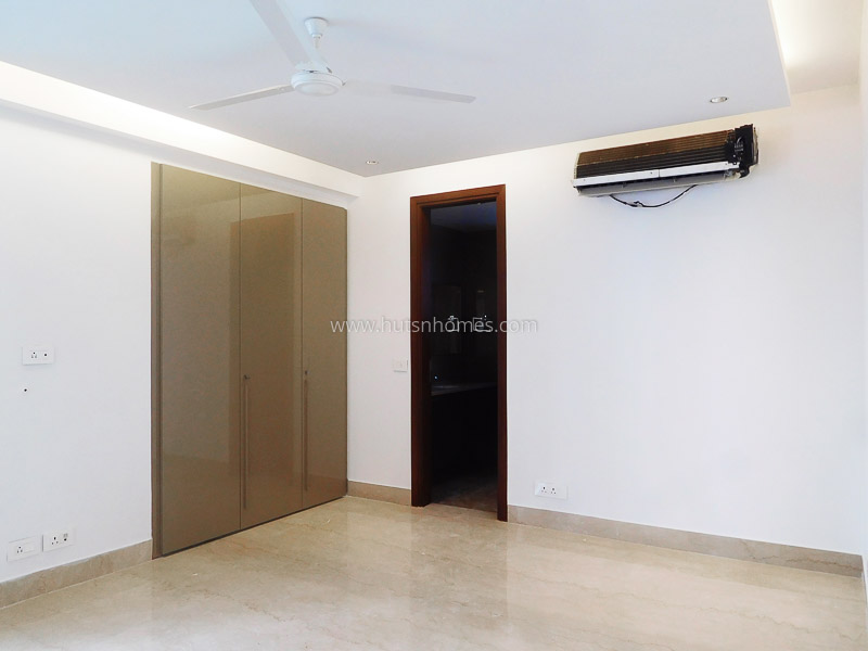 4 BHK Flat For Rent in Shanti Niketan