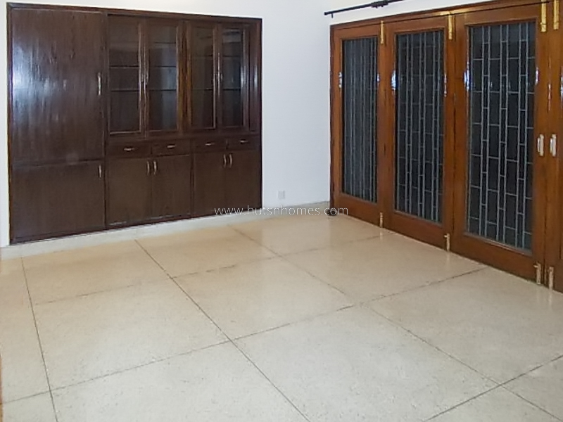 4 BHK Flat For Rent in Shanti Niketan