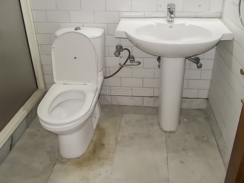 4 BHK Flat For Rent in Shanti Niketan