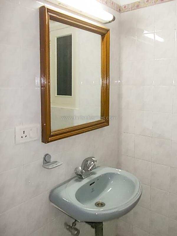 4 BHK Flat For Rent in Shanti Niketan