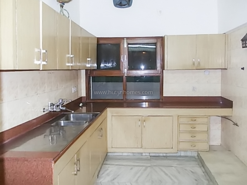 4 BHK Flat For Rent in Shanti Niketan