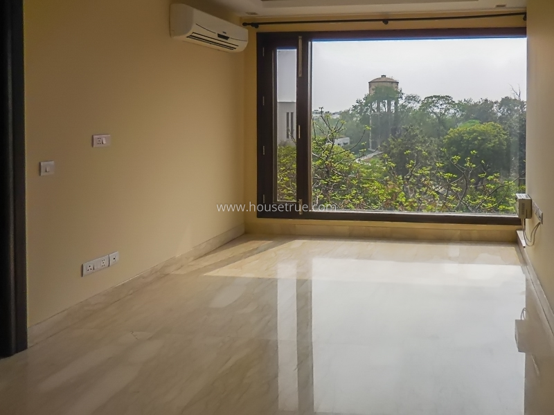 4 BHK Flat For Rent in Shanti Niketan