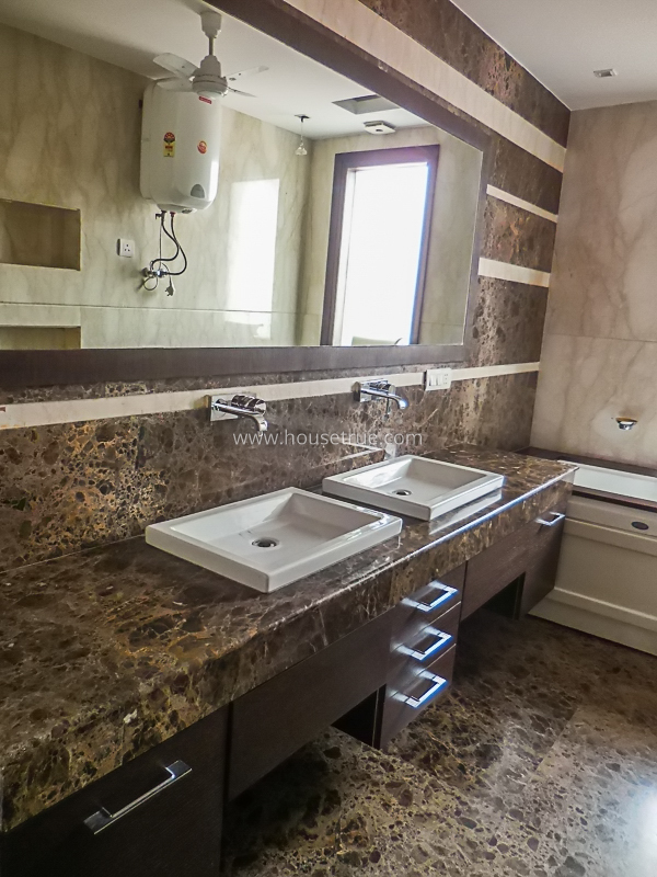 4 BHK Flat For Rent in Shanti Niketan
