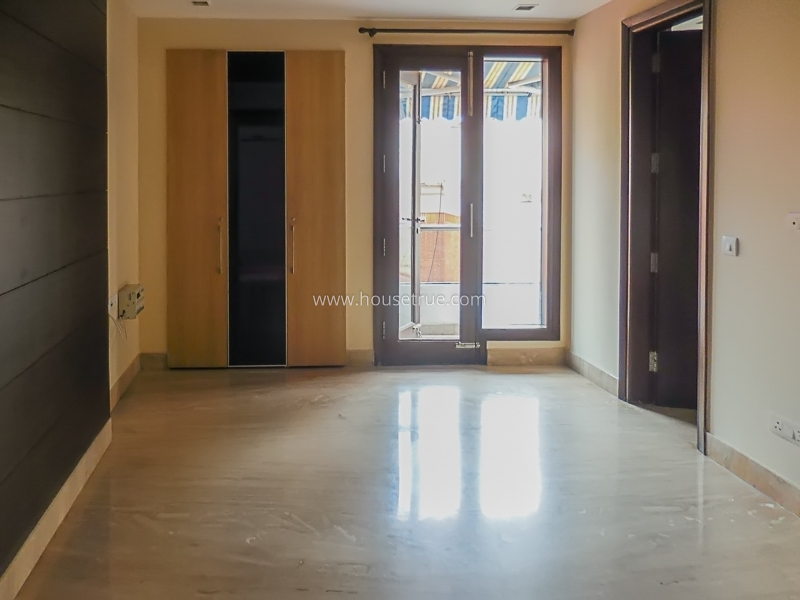 4 BHK Flat For Rent in Shanti Niketan