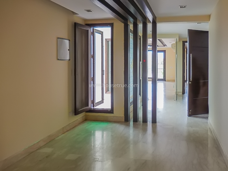 4 BHK Flat For Rent in Shanti Niketan