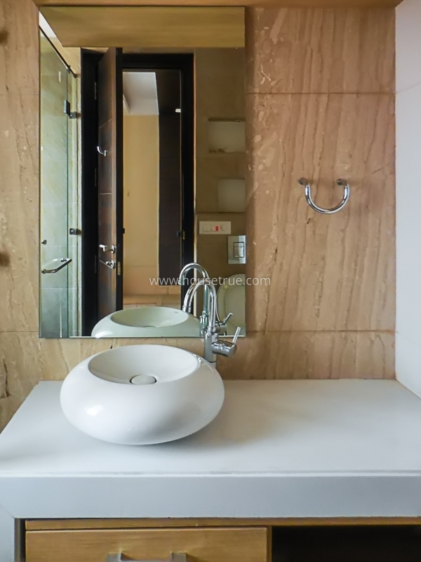 4 BHK Flat For Rent in Shanti Niketan