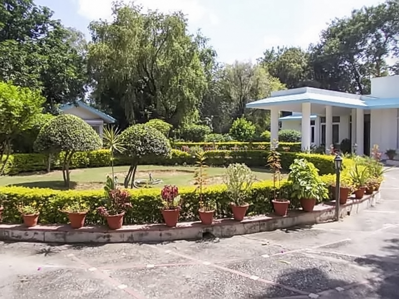 3 BHK Farm House For Rent in Dlf Chattarpur Farms