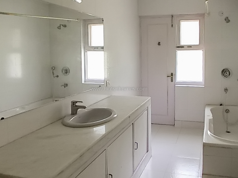 3 BHK Farm House For Rent in Dlf Chattarpur Farms