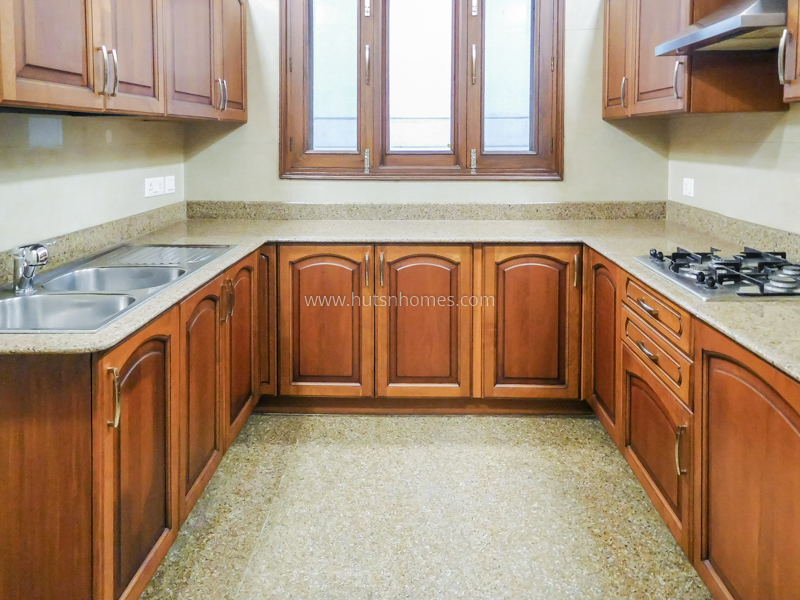 4 BHK Duplex For Rent in Chanakyapuri
