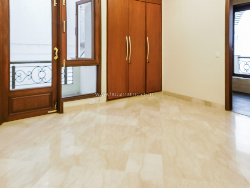 4 BHK Duplex For Rent in Chanakyapuri