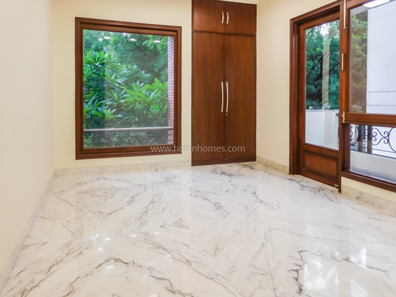 4 BHK Duplex For Rent in Chanakyapuri