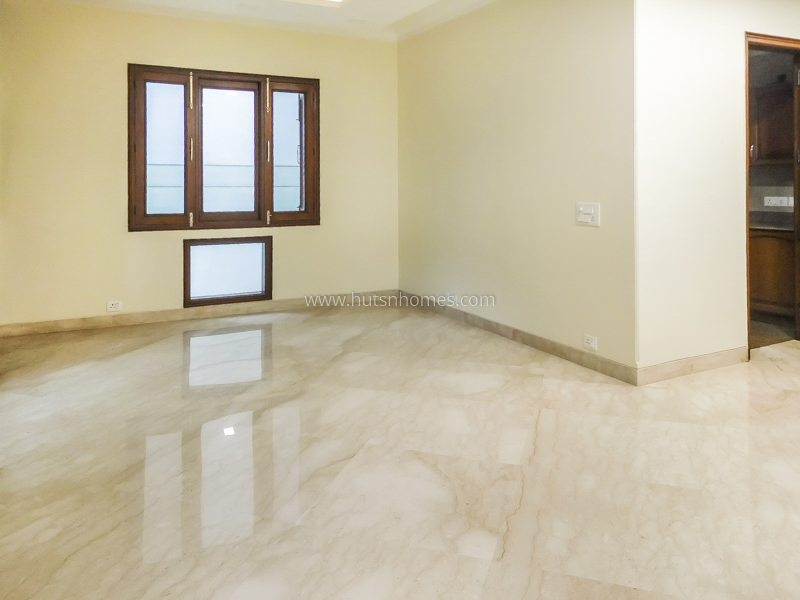 4 BHK Duplex For Rent in Chanakyapuri