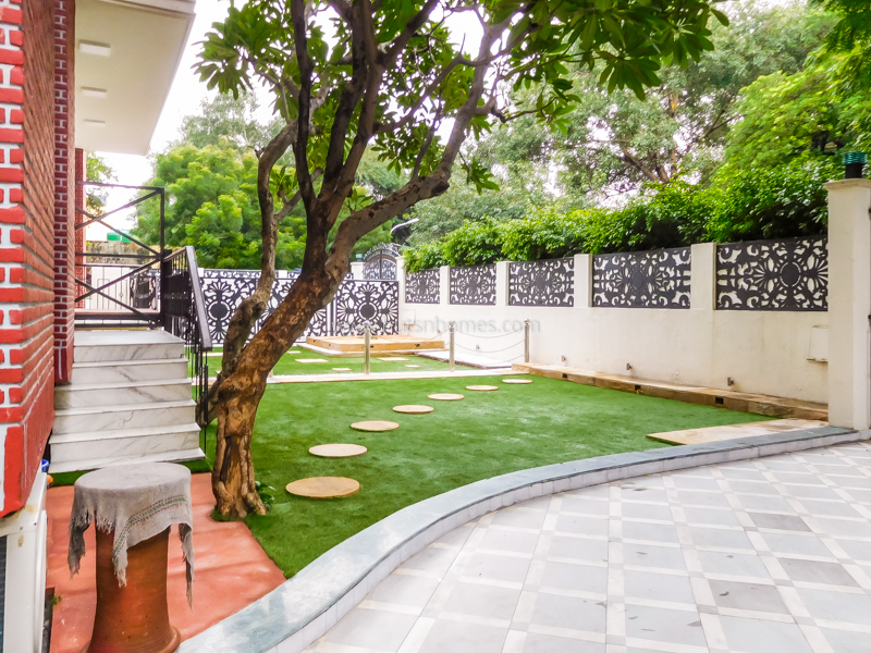 4 BHK Duplex For Rent in Chanakyapuri