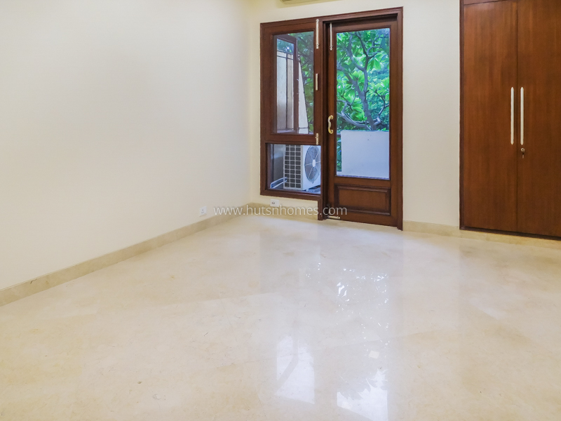 4 BHK Duplex For Rent in Chanakyapuri