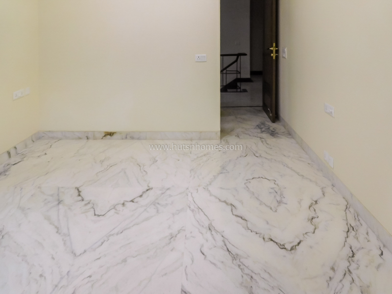 4 BHK Duplex For Rent in Chanakyapuri