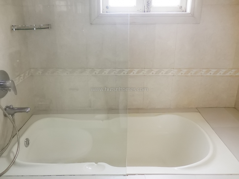 4 BHK Flat For Rent in Vasant Vihar