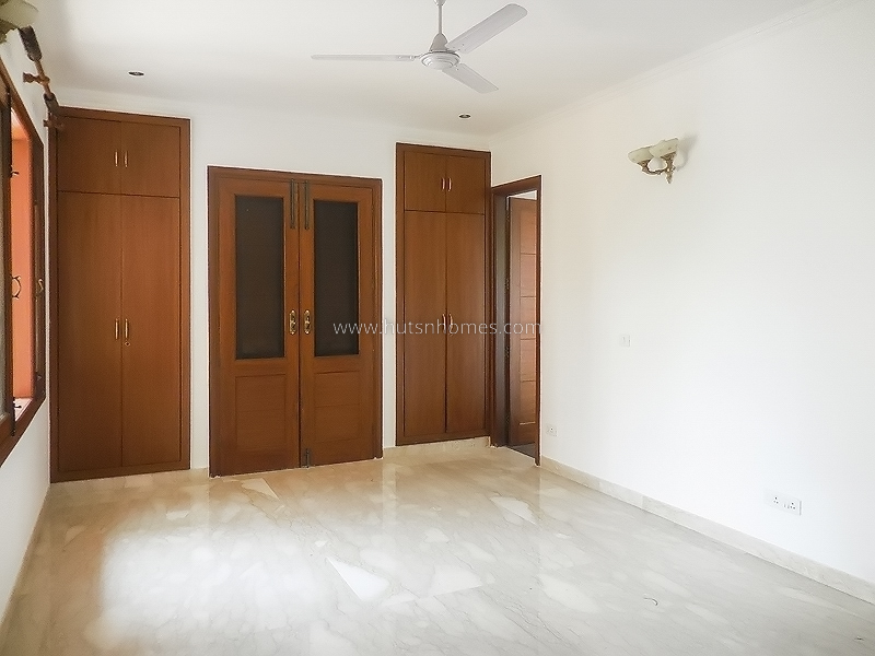 4 BHK Flat For Rent in Vasant Vihar