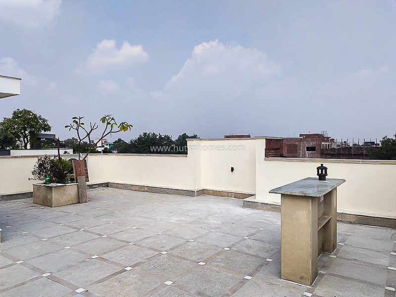 4 BHK Flat For Rent in Vasant Vihar