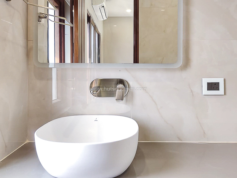 4 BHK Flat For Rent in Vasant Vihar