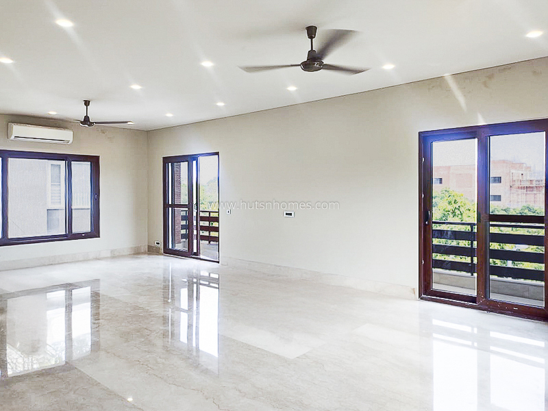 4 BHK Flat For Rent in Vasant Vihar