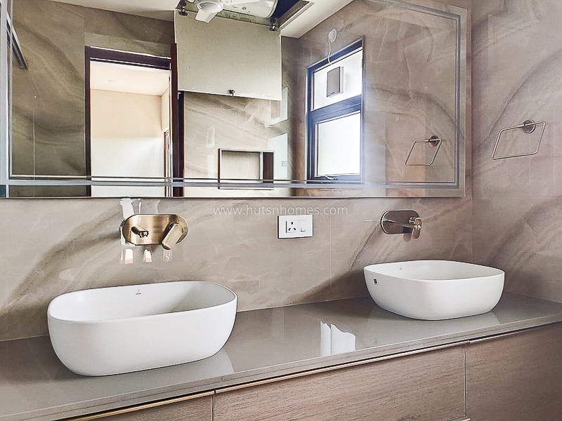 4 BHK Flat For Rent in Vasant Vihar