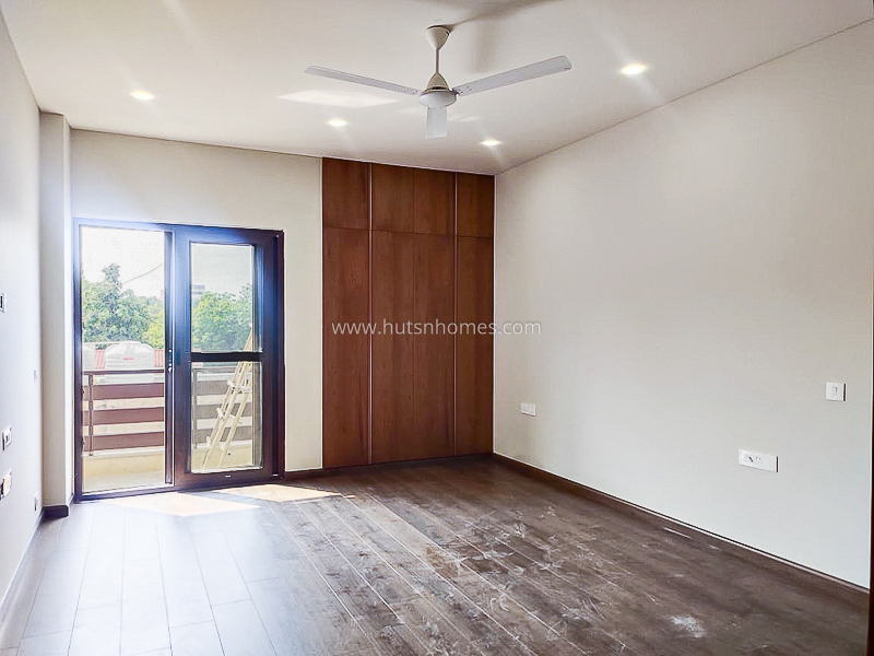 4 BHK Flat For Rent in Vasant Vihar
