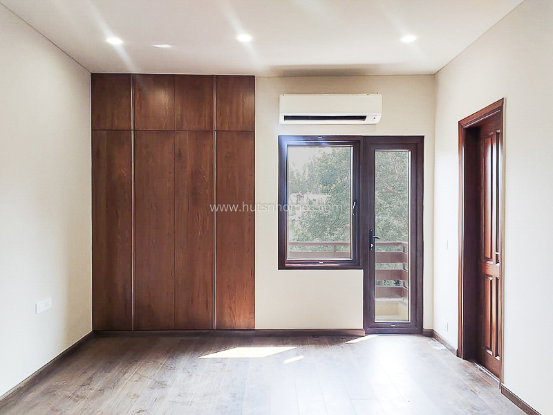 4 BHK Flat For Rent in Vasant Vihar