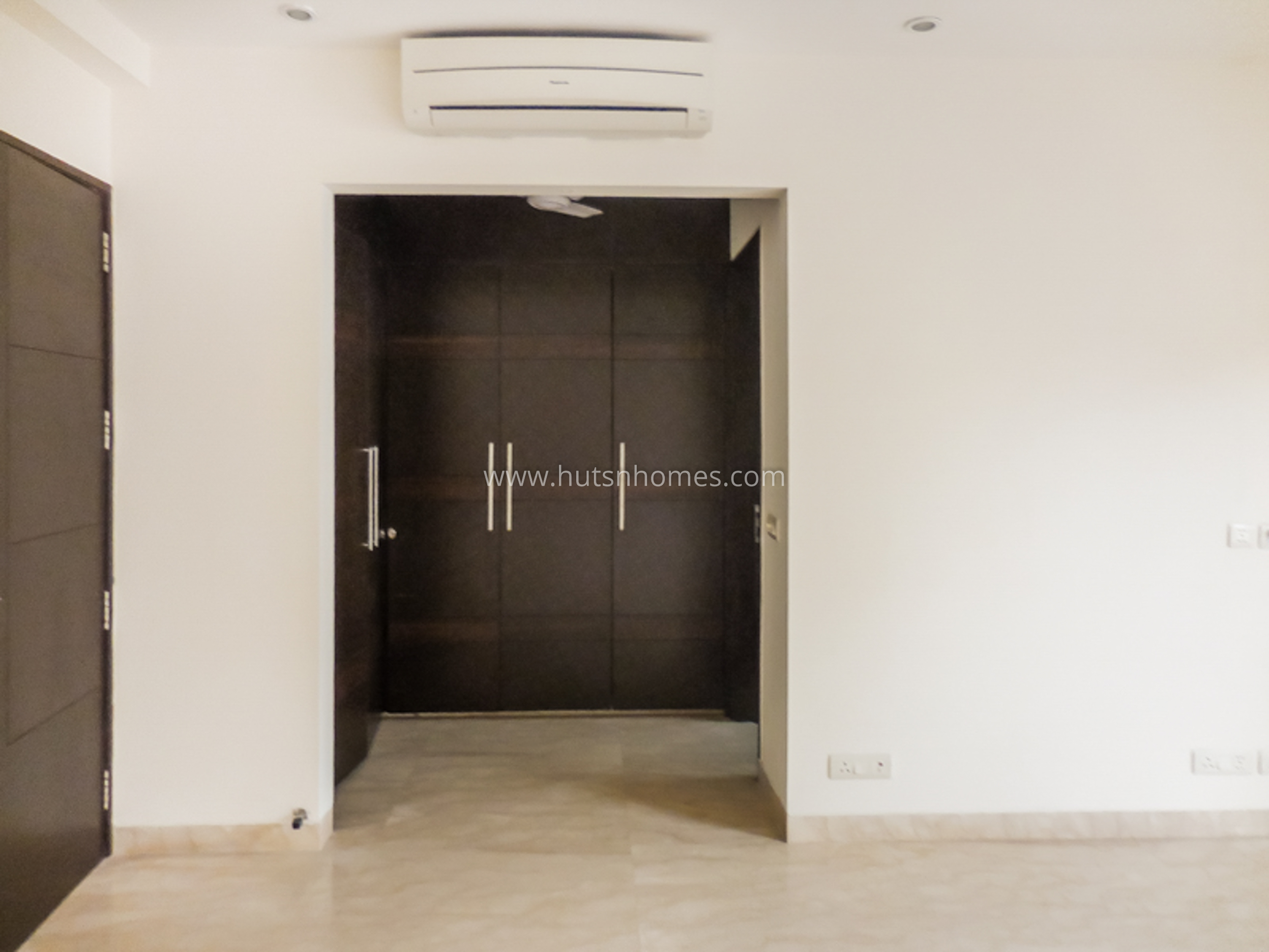 4 BHK Flat For Rent in Anand Lok