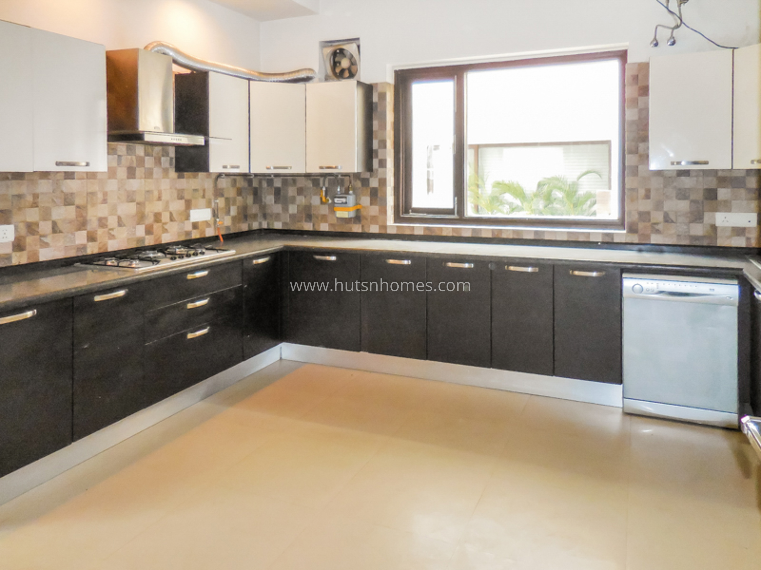 4 BHK Flat For Rent in Anand Lok