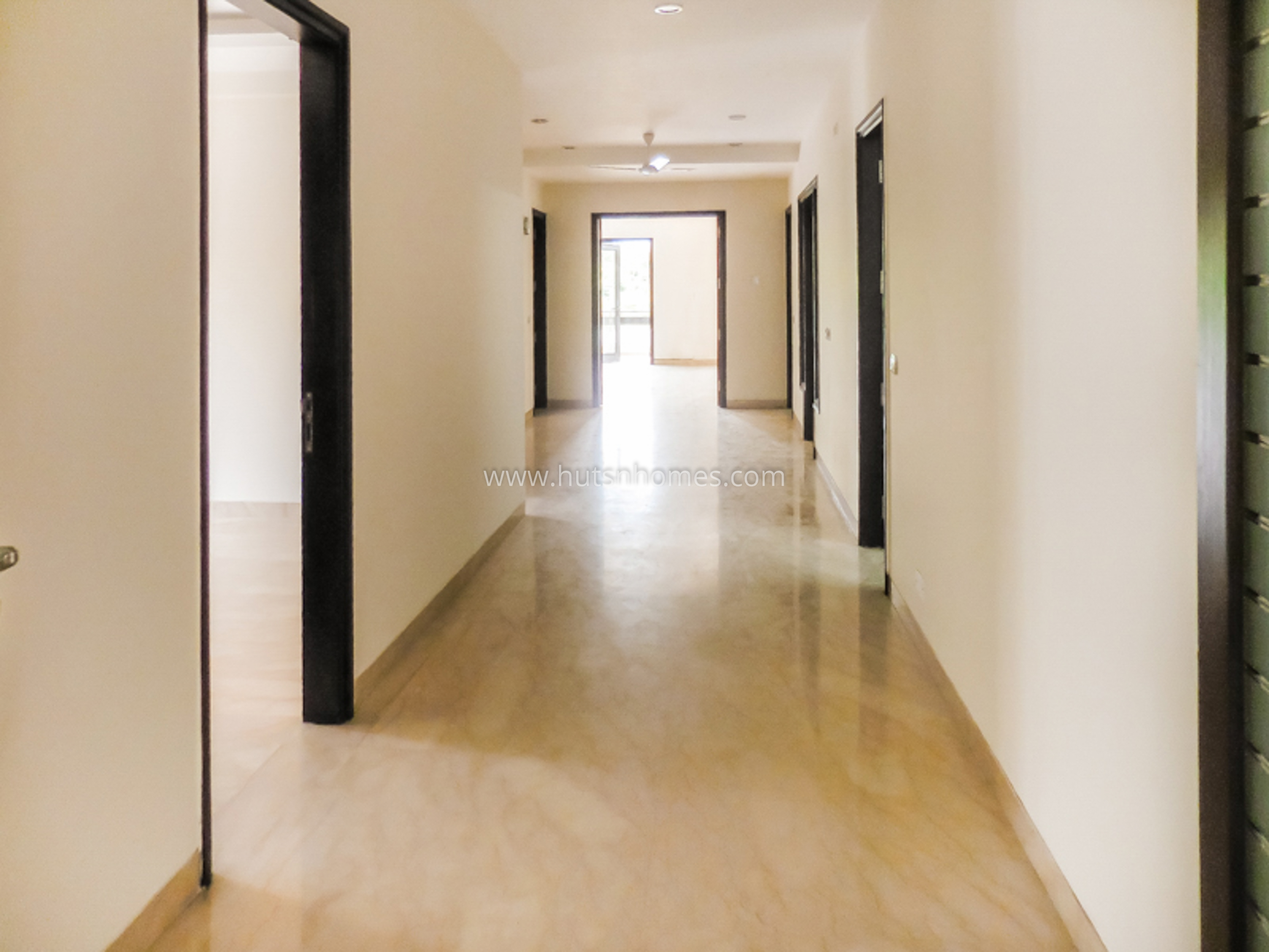 4 BHK Flat For Rent in Anand Lok