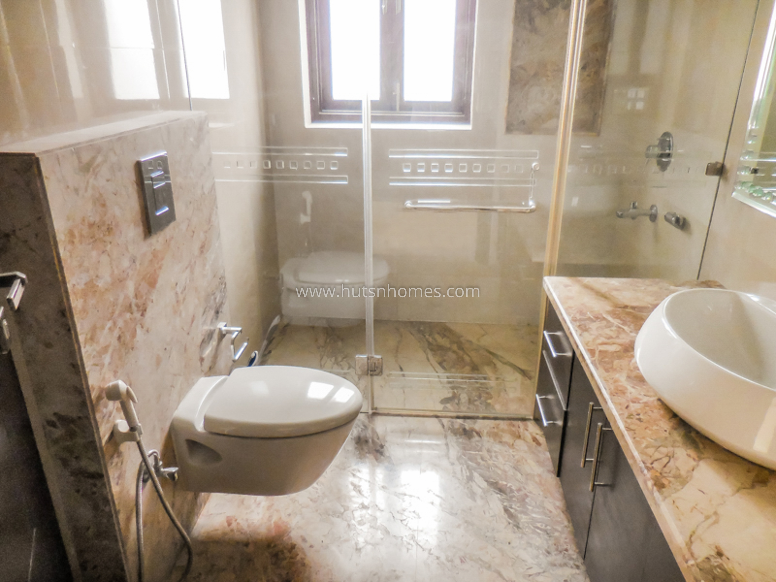 4 BHK Flat For Rent in Anand Lok