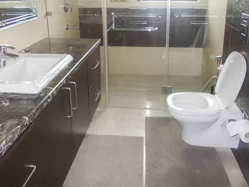 4 BHK Flat For Rent in Anand Lok