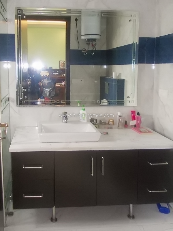 4 BHK Flat For Rent in Anand Lok