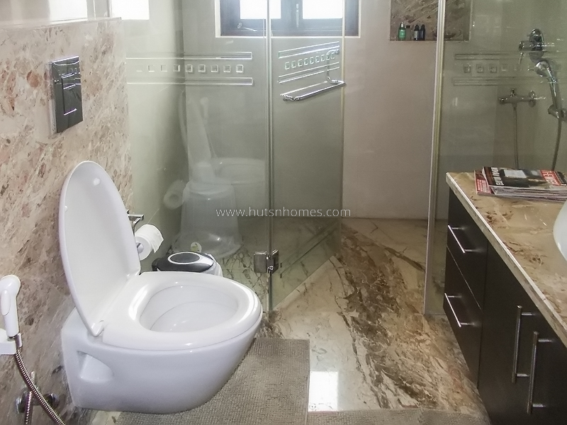 4 BHK Flat For Rent in Anand Lok