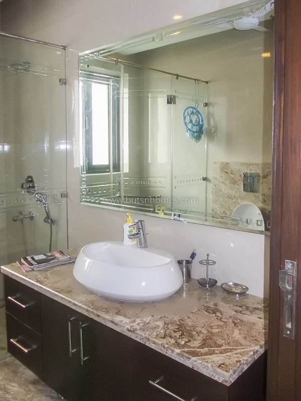 4 BHK Flat For Rent in Anand Lok