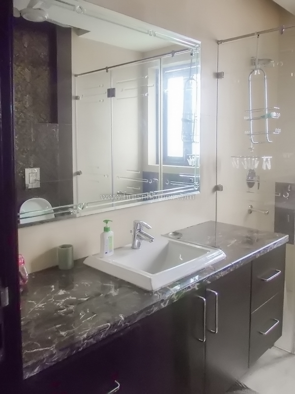 4 BHK Flat For Rent in Anand Lok