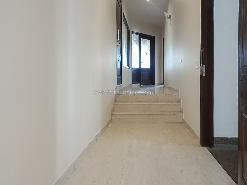 4 BHK Flat For Rent in Vasant Vihar