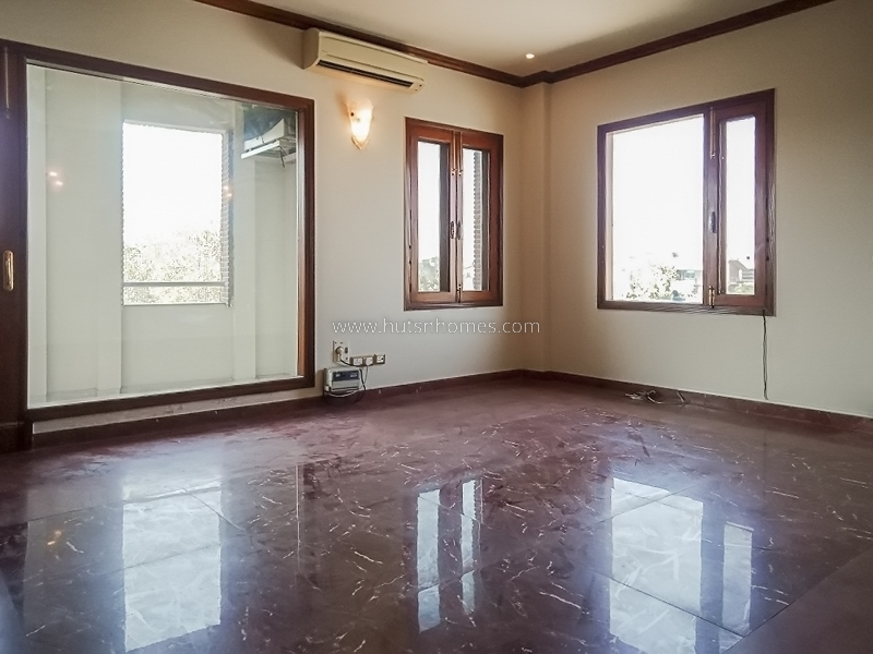 4 BHK Flat For Rent in Vasant Vihar