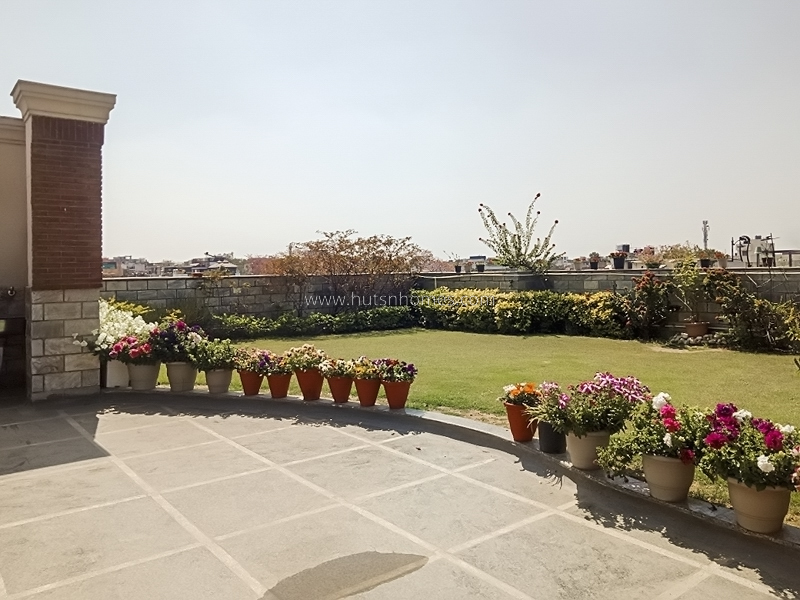 4 BHK Flat For Rent in Vasant Vihar