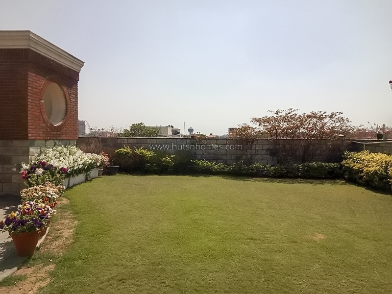 4 BHK Flat For Rent in Vasant Vihar