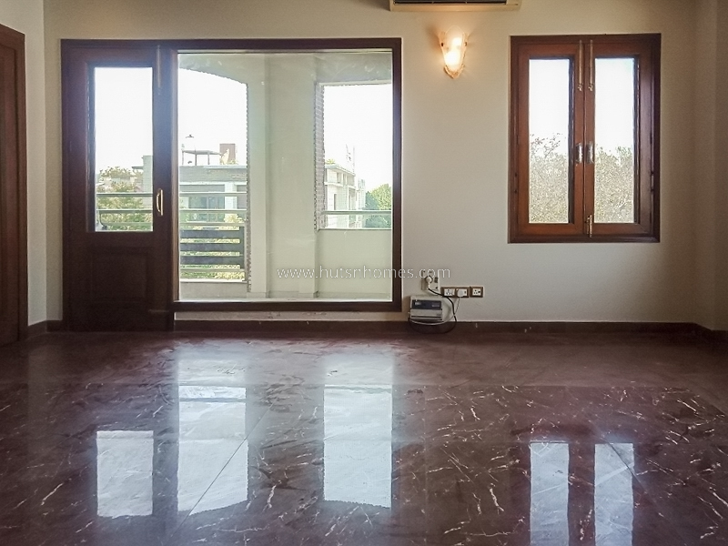 4 BHK Flat For Rent in Vasant Vihar